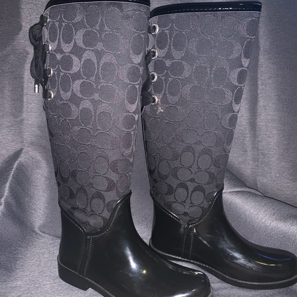 Women’s black coach rain boots - Picture 2 of 4